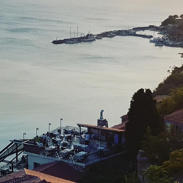 Villa Molivos Views 米蒂姆纳 外观 照片